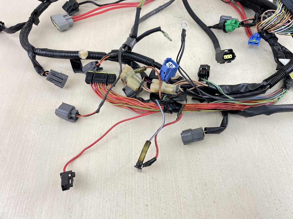 2004 Yamaha 150HP 4 Stroke Outboard Engine Wire Harness 63P-82590-10-00