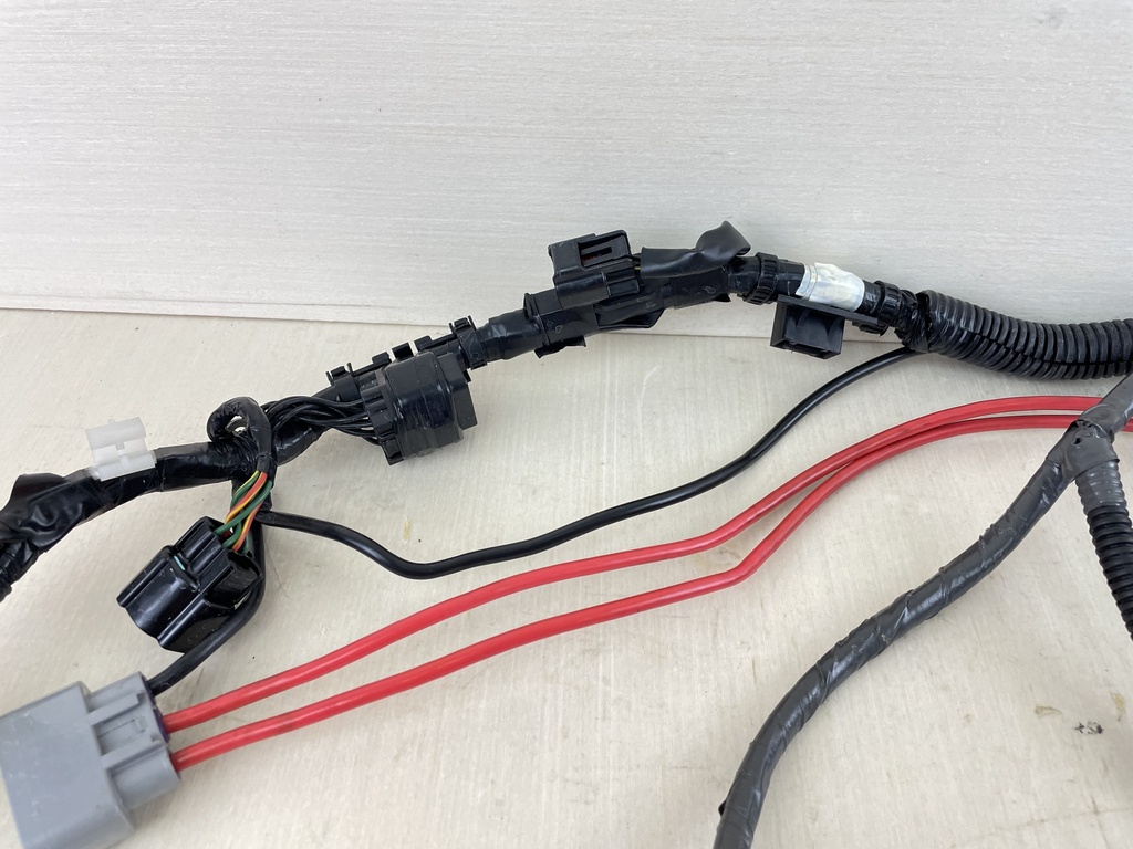 2004 Yamaha 150HP 4 Stroke Outboard Engine Wire Harness 63P-82590-10-00