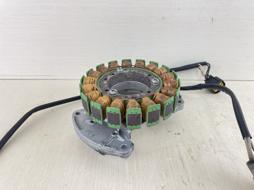 2001 Yamaha 100HP 4 Stroke Base Coil Stator Assembly 67F-85510-00-00