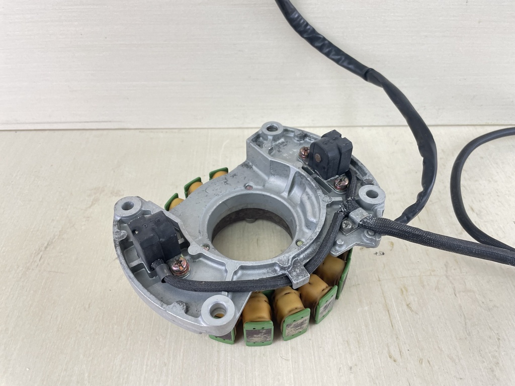 2001 Yamaha 100HP 4 Stroke Base Coil Stator Assembly 67F-85510-00-00