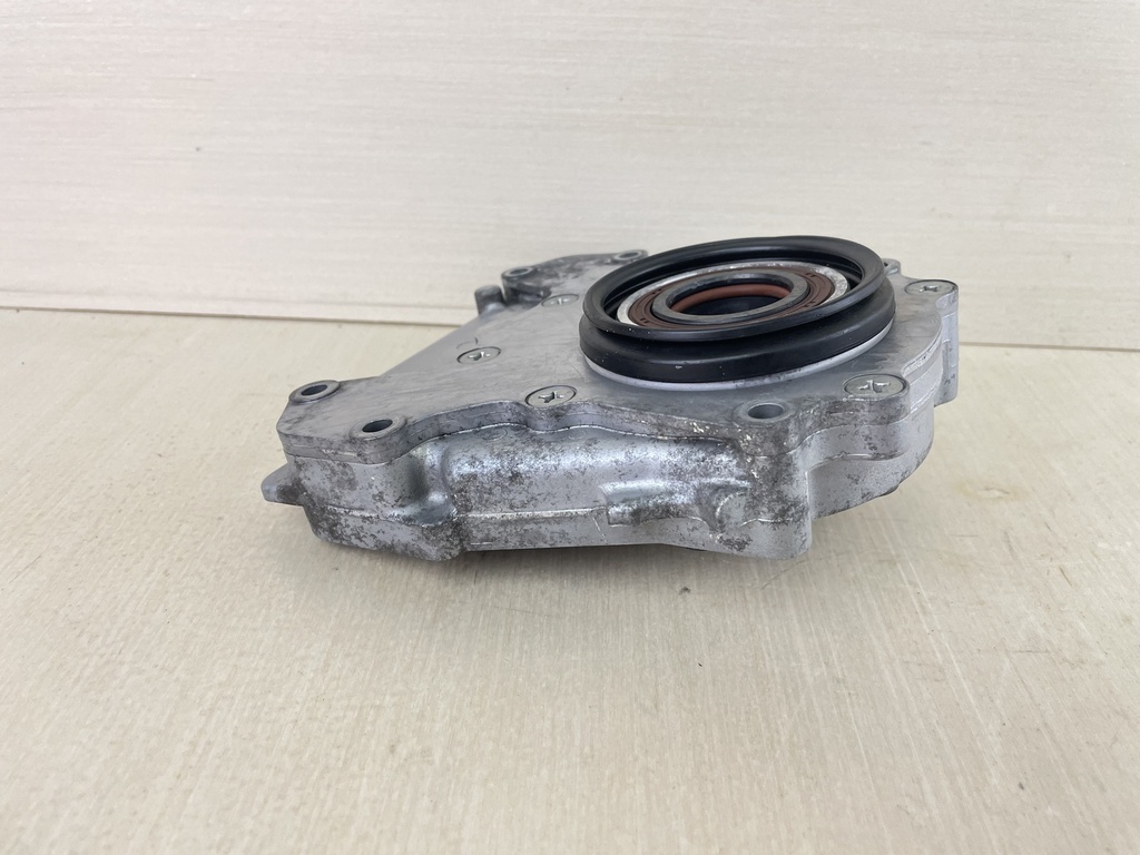 2001 Yamaha 100HP 4 Stroke Outboard Oil Pump Assembly 67F-13300-00-00