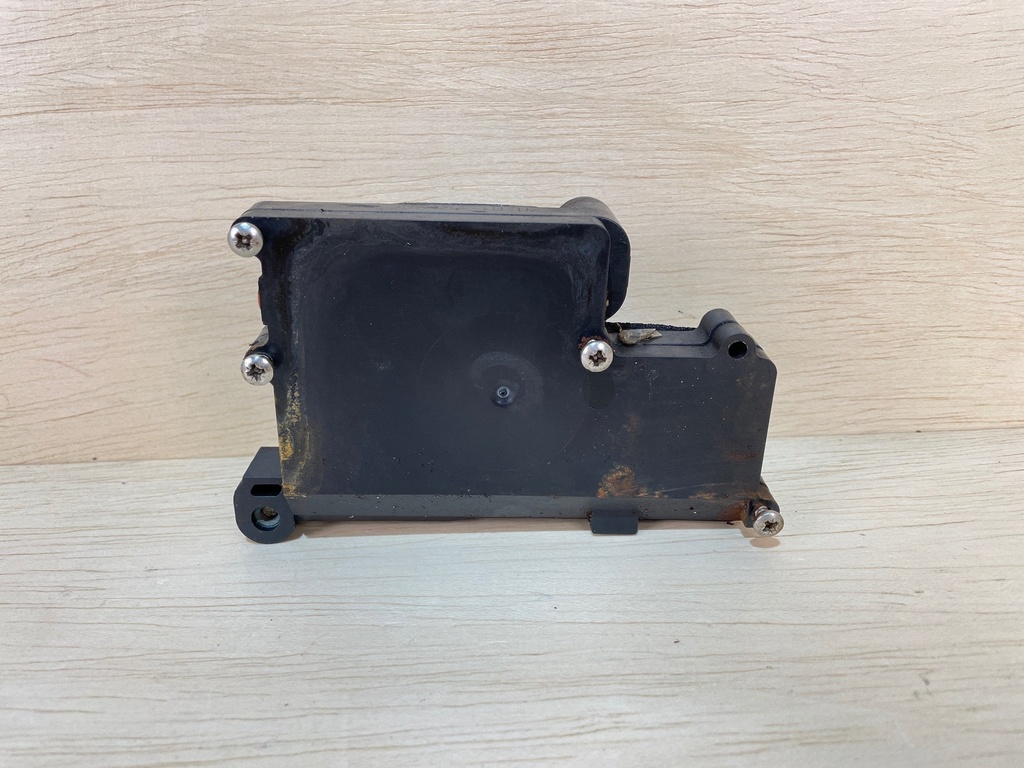 2000 Evinrude Ficht 225HP Power Distribution Panel 0586754 - Stuck Bolt