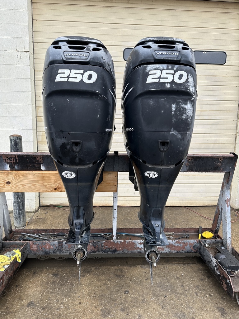 2008 Mercury Verado 250HP 4 Stroke Outboard Engine 25" Shaft Pair Twins