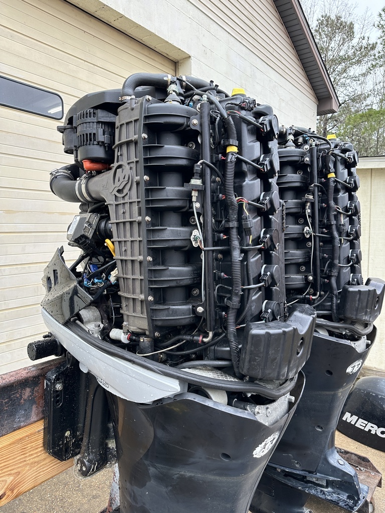 2008 Mercury Verado 250HP 4 Stroke Outboard Engine 25" Shaft Pair Twins