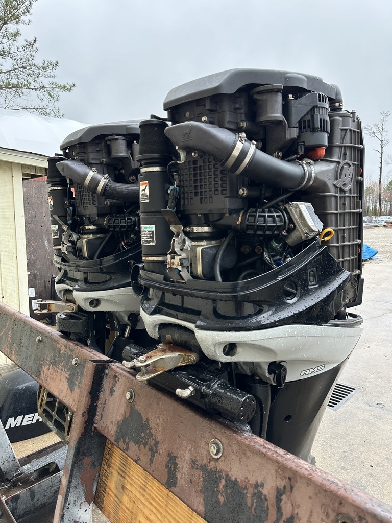 2008 Mercury Verado 250HP 4 Stroke Outboard Engine 25" Shaft Pair Twins