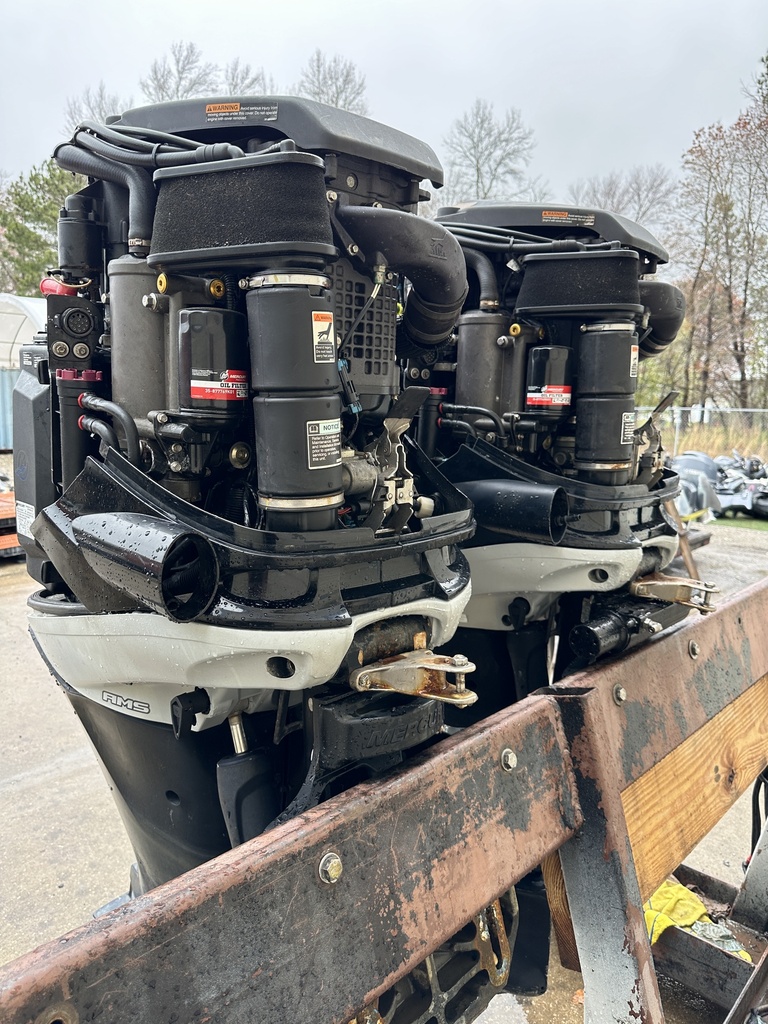 2008 Mercury Verado 250HP 4 Stroke Outboard Engine 25" Shaft Pair Twins