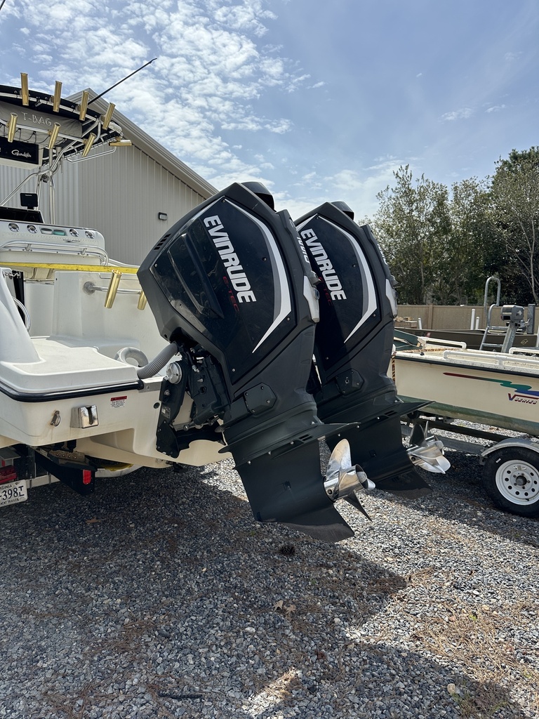 2017 Evinrude 250HP G2 2 Stroke Outboard Engine 25" Pair Twins