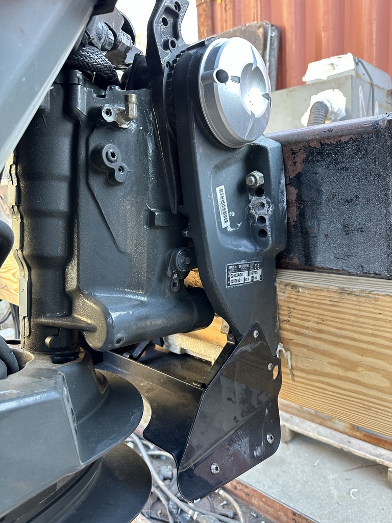 2017 Evinrude 250HP G2 2 Stroke Outboard Engine 25" Pair Twins