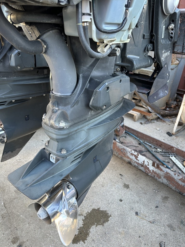 2017 Evinrude 250HP G2 2 Stroke Outboard Engine 25" Pair Twins