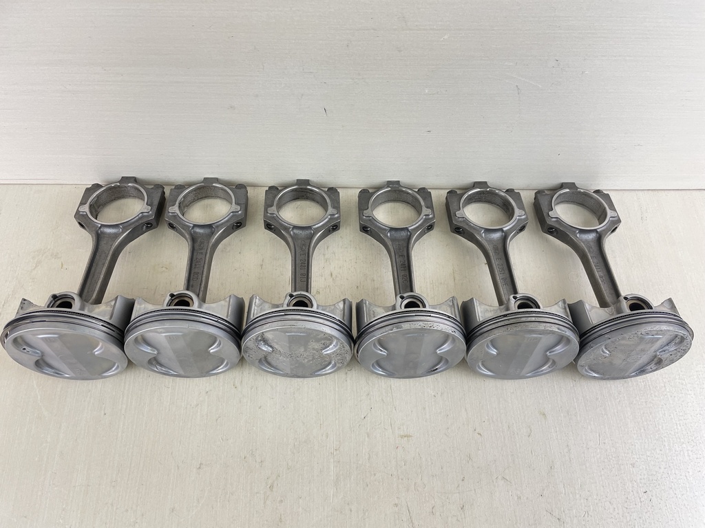 2002-2005 Yamaha 200 225 HP 4 Stroke Outboard Piston & Connecting Rod 69J-11631-00-B0