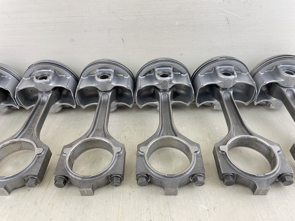 2002-2005 Yamaha 200 225 HP 4 Stroke Outboard Piston & Connecting Rod 69J-11631-00-B0