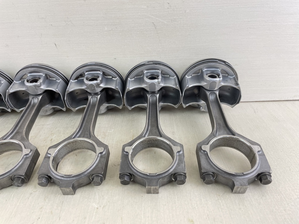 2002-2005 Yamaha 200 225 HP 4 Stroke Outboard Piston & Connecting Rod 69J-11631-00-B0