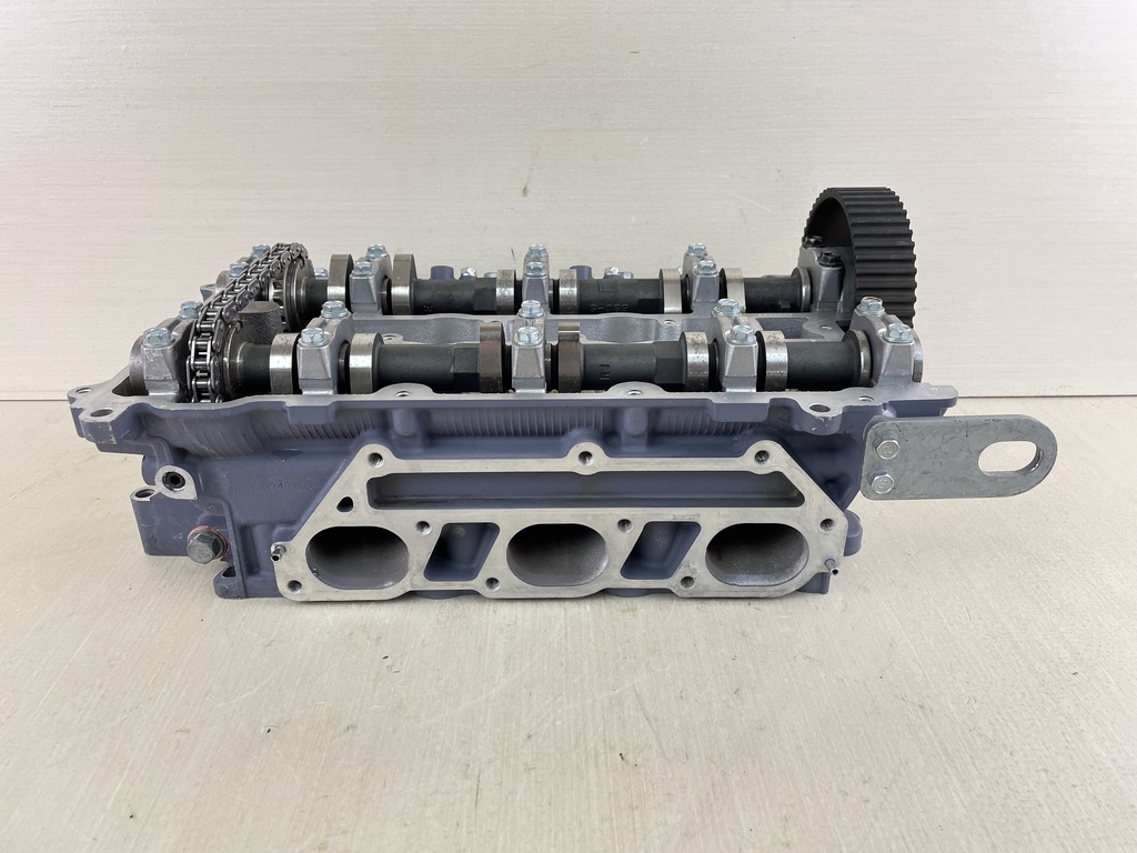 2003 Yamaha 200 225 HP 4 Stroke Outboard Cylinder Head Starboard 69J-W009A-01-1S