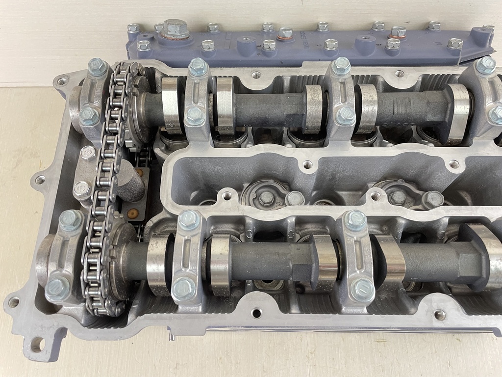 2003 Yamaha 200 225 HP 4 Stroke Outboard Cylinder Head Starboard 69J-W009A-01-1S