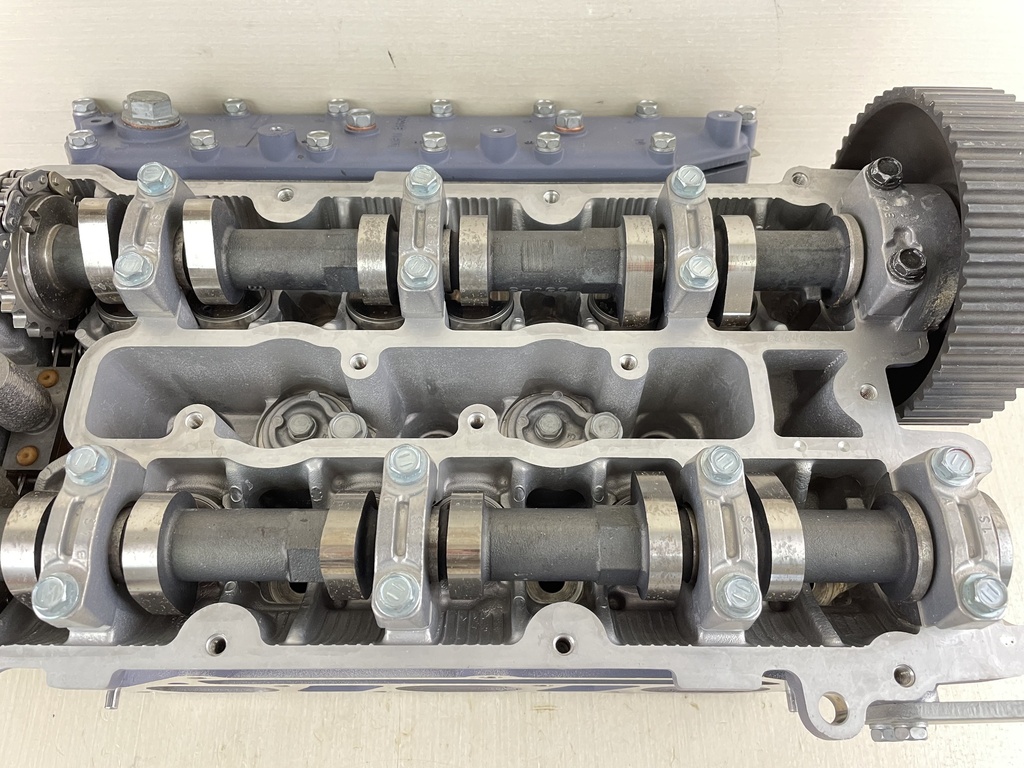 2003 Yamaha 200 225 HP 4 Stroke Outboard Cylinder Head Starboard 69J-W009A-01-1S
