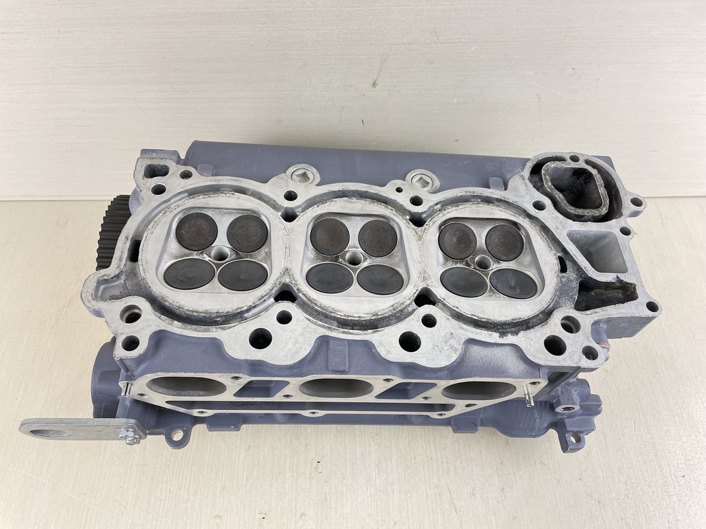 2003 Yamaha 200 225 HP 4 Stroke Outboard Cylinder Head Starboard 69J-W009A-01-1S