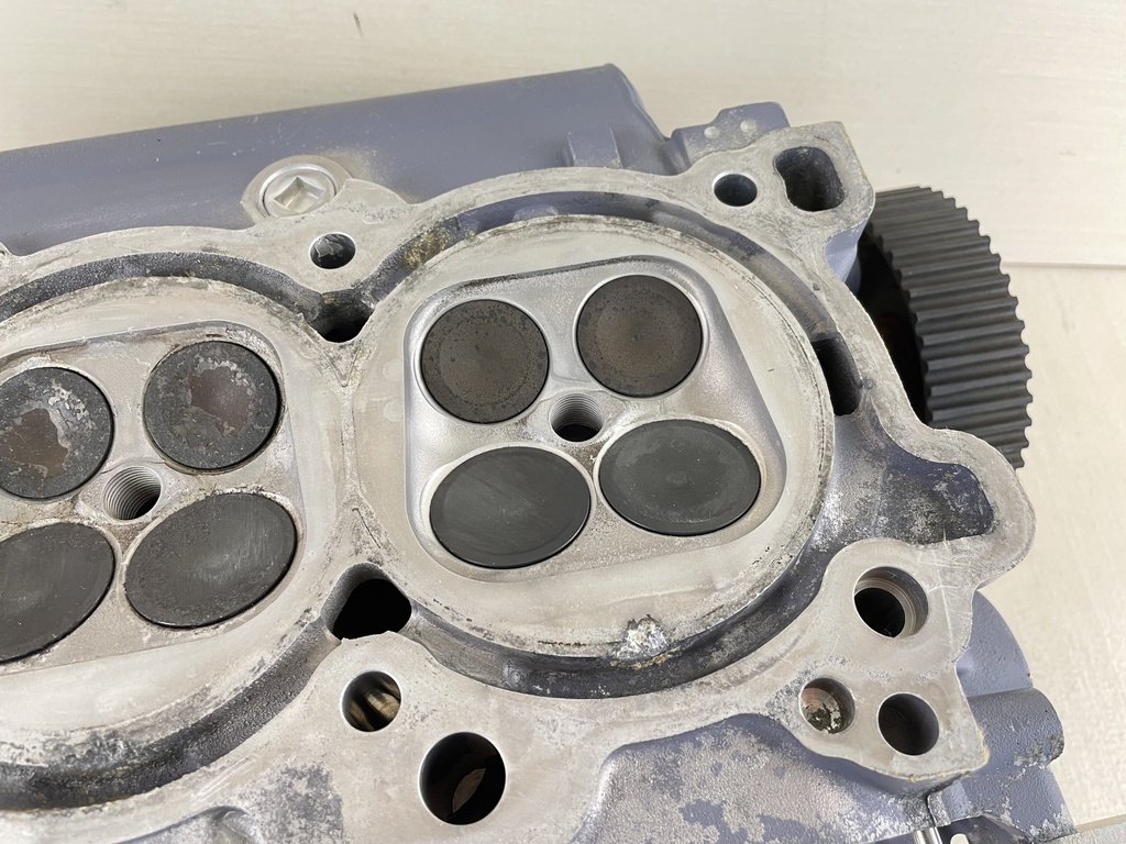 2003 Yamaha 200 225 HP 4 Stroke Outboard Cylinder Head Port 69J-W009C-01-1S