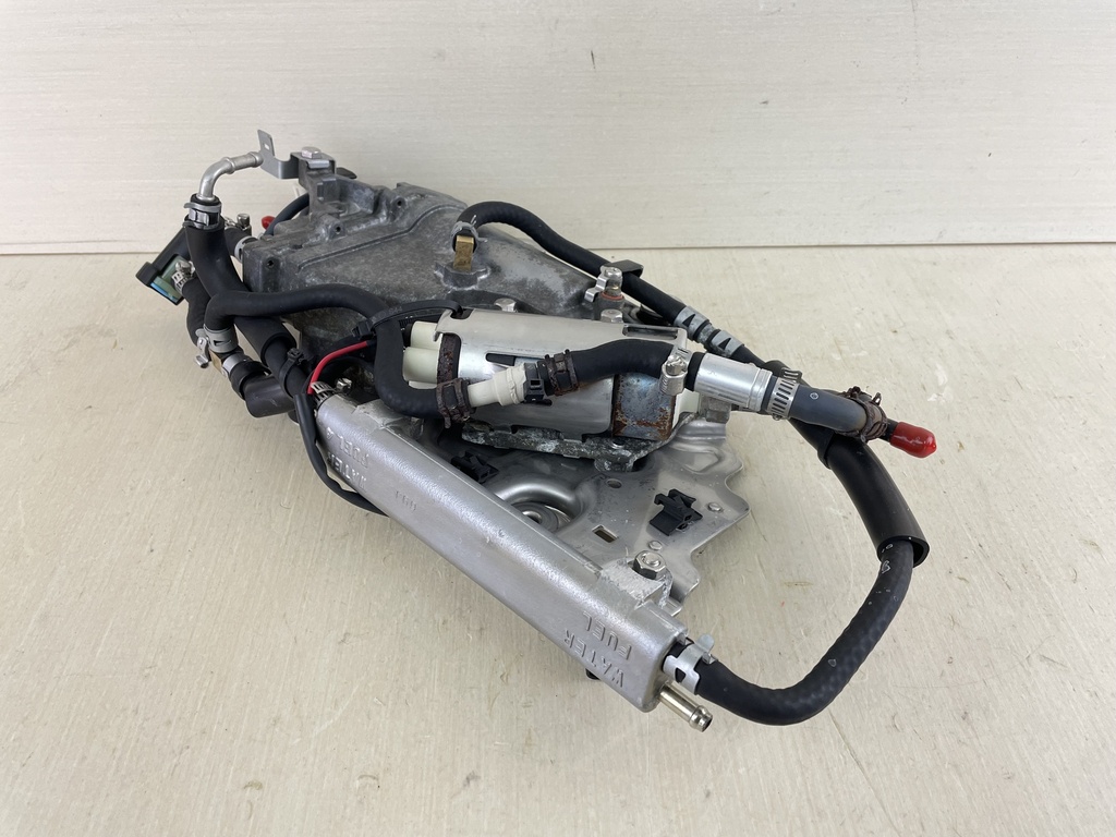 2003 Yamaha 200 225 HP 4 Stroke Outboard Fuel Float Chamber VST 69J-14180-10-00