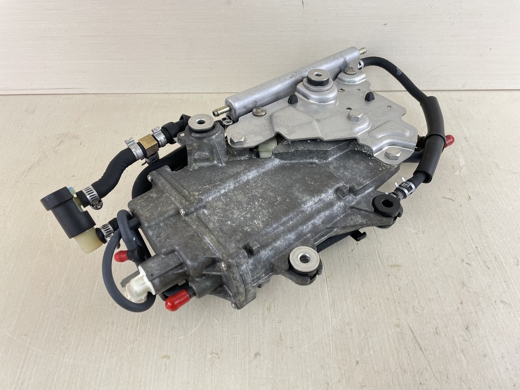 2003 Yamaha 200 225 HP 4 Stroke Outboard Fuel Float Chamber VST 69J-14180-10-00