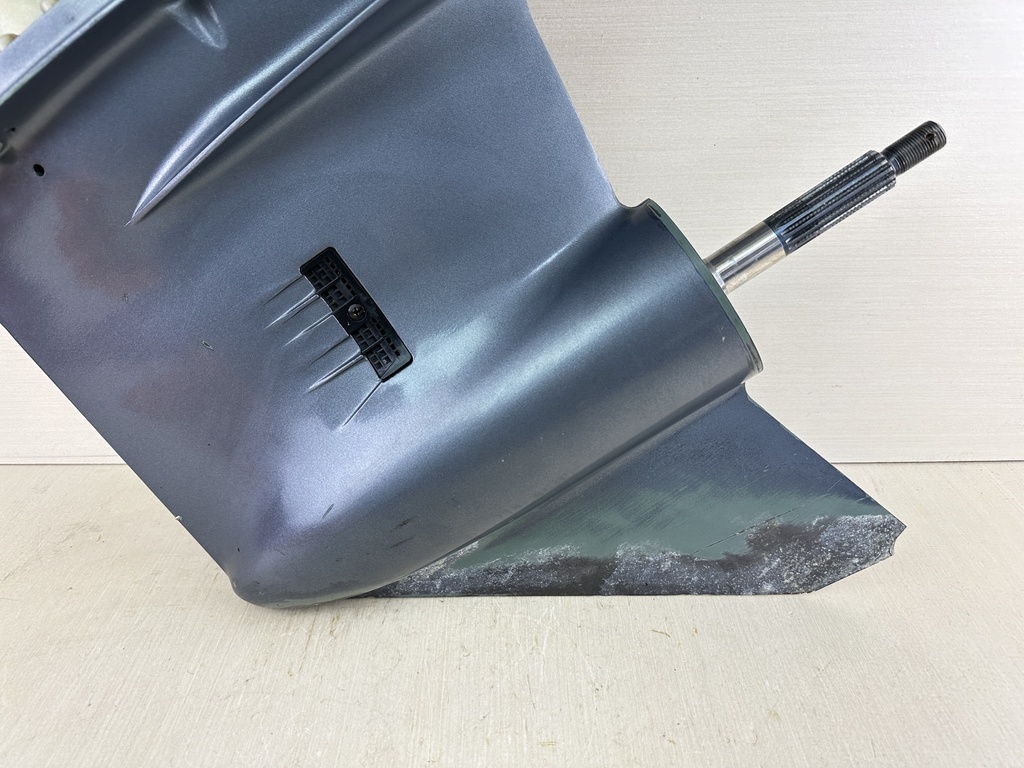 04-14 Yamaha 150HP 4 Stroke 25" Lower Unit Gear Case 64P-45300-12-8D Counter