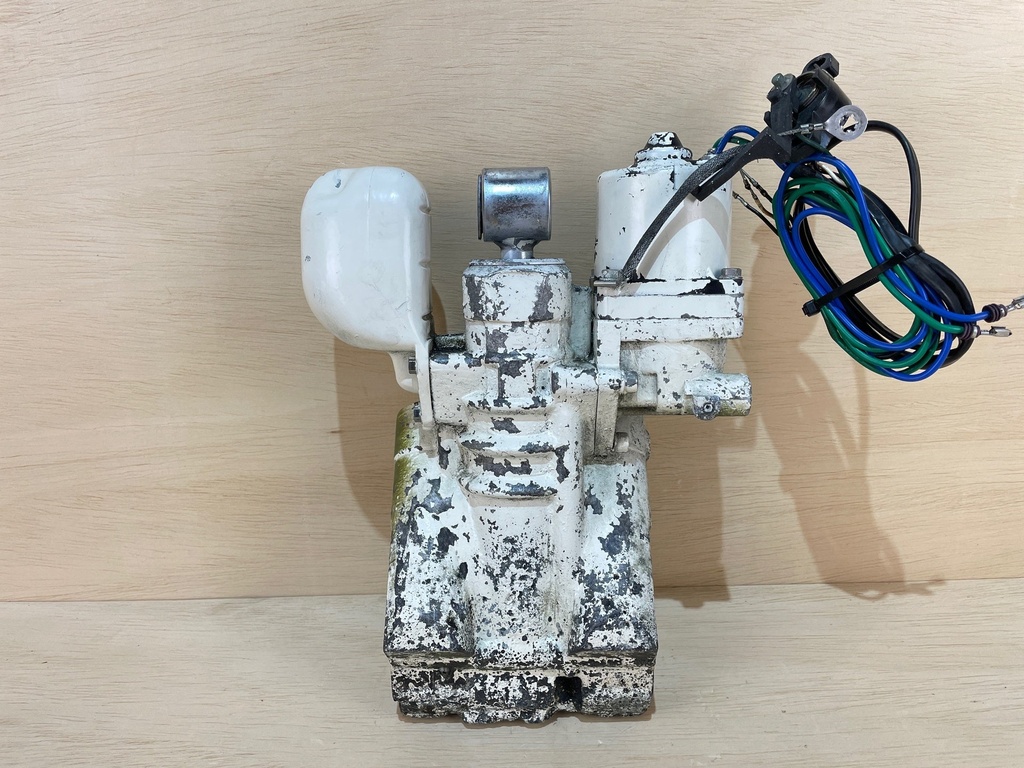 2004 Evinrude Etec 90HP Trim & Tilt Assembly Unit 5005114