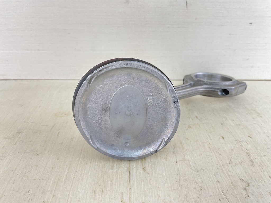 63P-11631-10-93 Yamaha 150HP 4 Stroke Piston & Connecting Rod 11-22