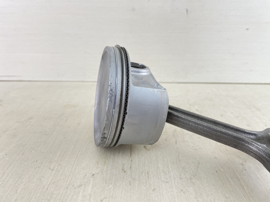 63P-11631-10-93 Yamaha 150HP 4 Stroke Piston & Connecting Rod 11-22