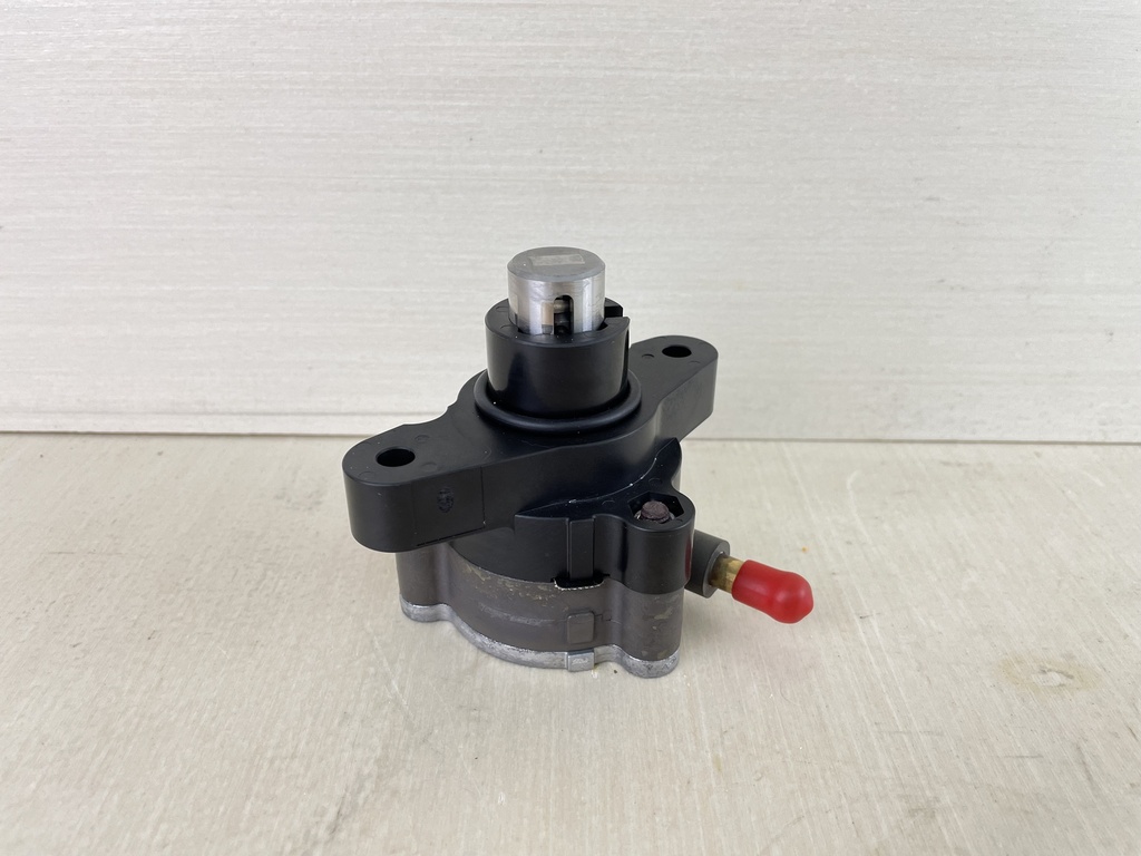 04 - 2014 Yamaha 150HP 4 Stroke Outboard Fuel Pump Assembly 63P-24410-10-00