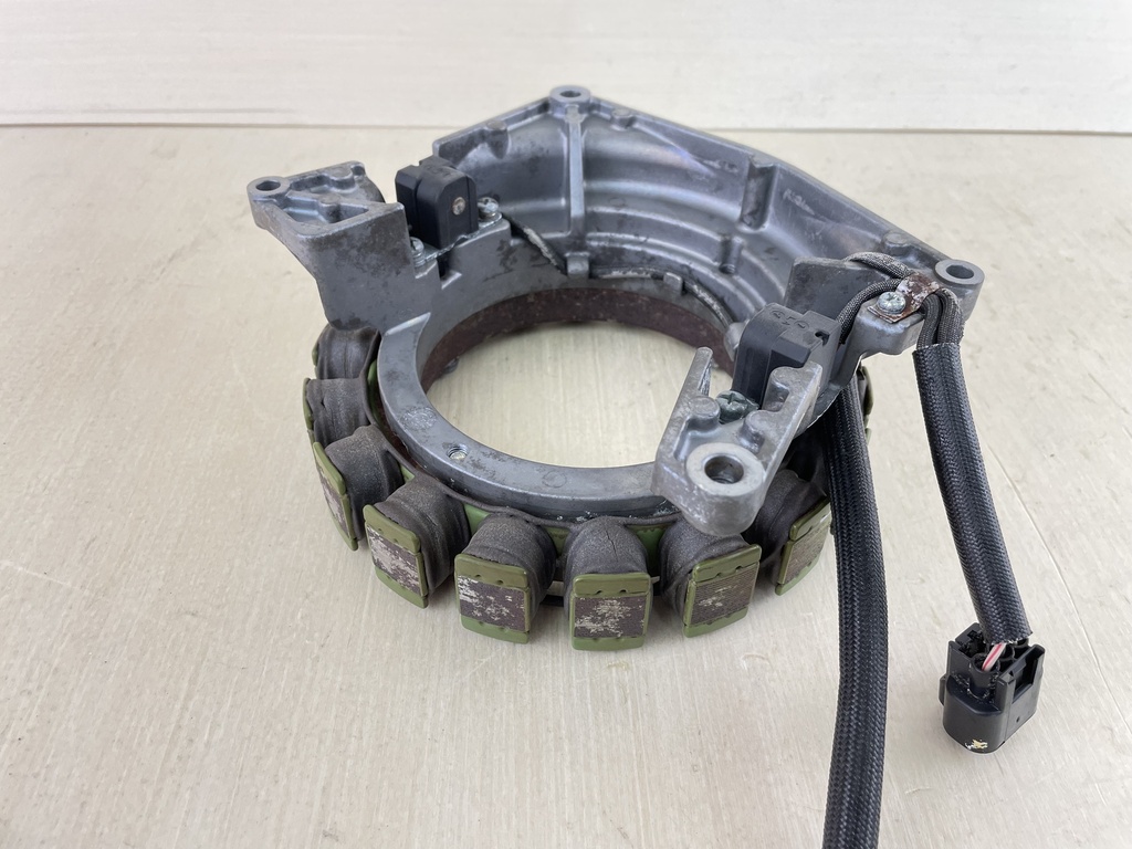 04 - 2022 Yamaha 150HP 4 Stroke Outboard Stator Coil Pulser Base Assembly 