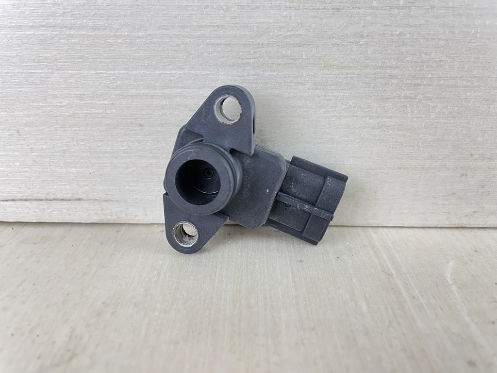 04 + Yamaha 150HP 4 Stroke Outboard Pressure Sensor 63P-82380-00-00