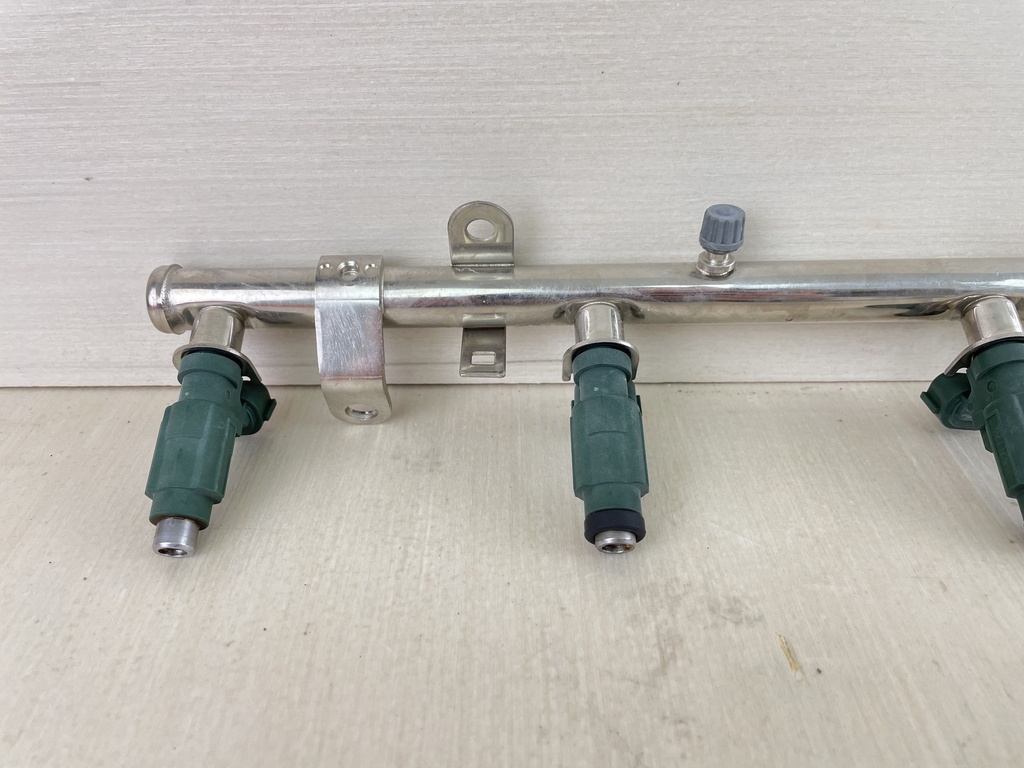 11 - 2020 Yamaha 150HP 4 Stroke Outboard Fuel Injector With Rail 63P-13761-01-00