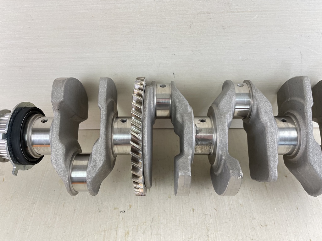 11 - 2015 Yamaha 150HP 4 Stroke Outboard Crankshaft Crank 63P-11410-03-00