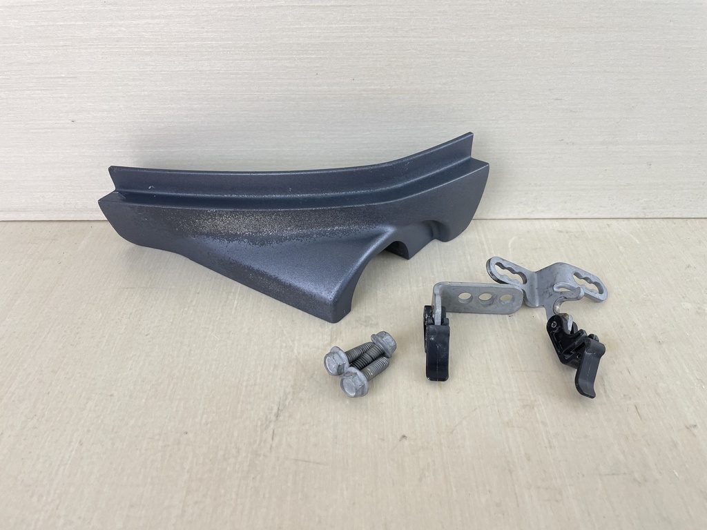 05-2014 Yamaha 150HP 4 Stroke Outboard Cable Cover Plate 63P-42738-00-8D