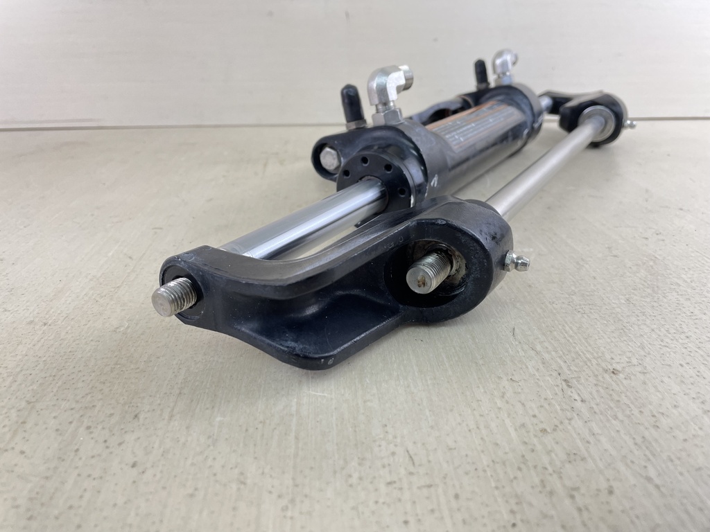 Seastar HC5345-3 Front Mount Pivoting Outboard Hydraulic Steering Cylinder