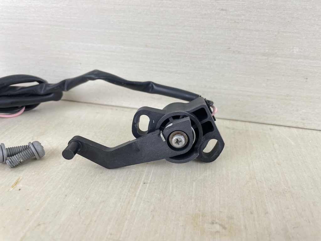 11-2020 Yamaha 200 225 250 300 HP Outboard Trim Sender Sensor 69J-83672-11-00