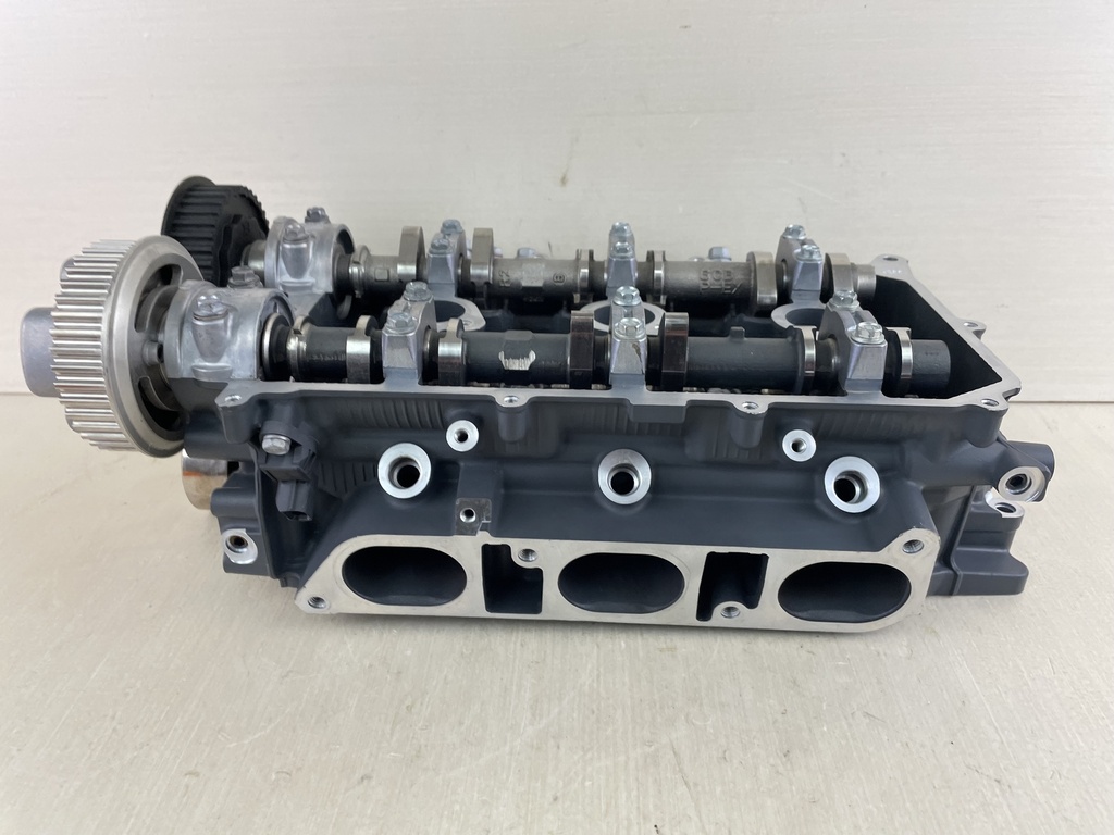 Yamaha 225 250 300 HP 4.2L Starboard Cylinder Head 6CE-W009A-00-9S