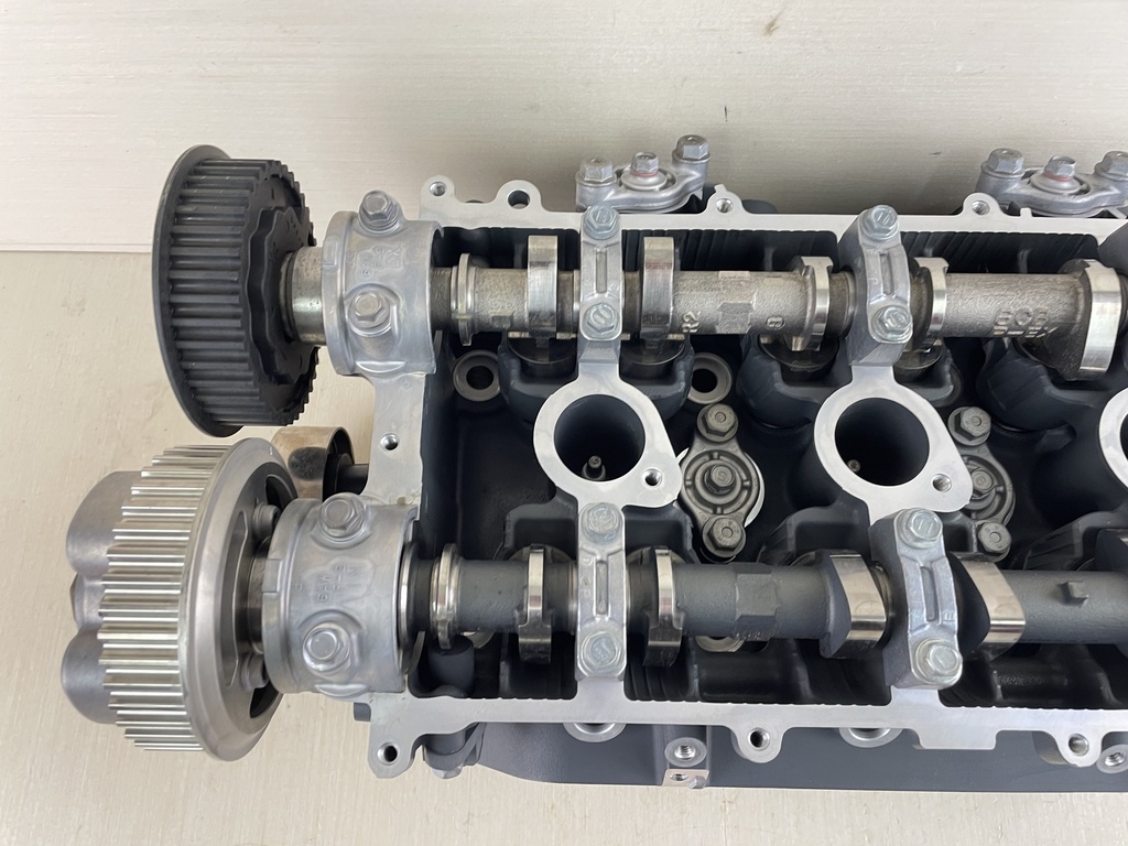 Yamaha 225 250 300 HP 4.2L Starboard Cylinder Head 6CE-W009A-00-9S