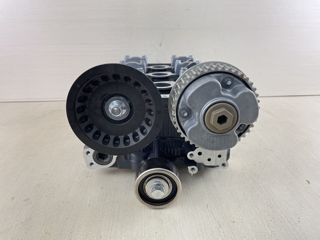 Yamaha 225 250 300 HP 4.2L Starboard Cylinder Head 6CE-W009A-00-9S