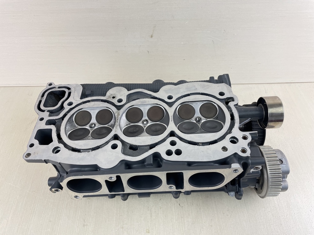 Yamaha 225 250 300 HP 4.2L Starboard Cylinder Head 6CE-W009A-00-9S