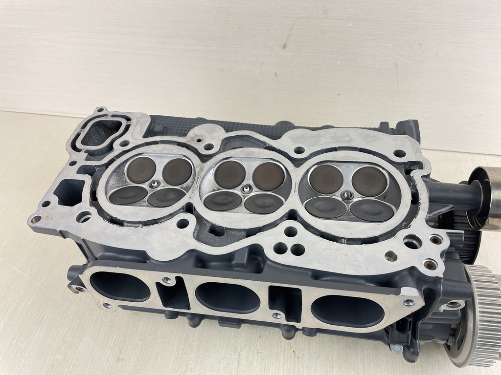 Yamaha 225 250 300 HP 4.2L Starboard Cylinder Head 6CE-W009A-00-9S