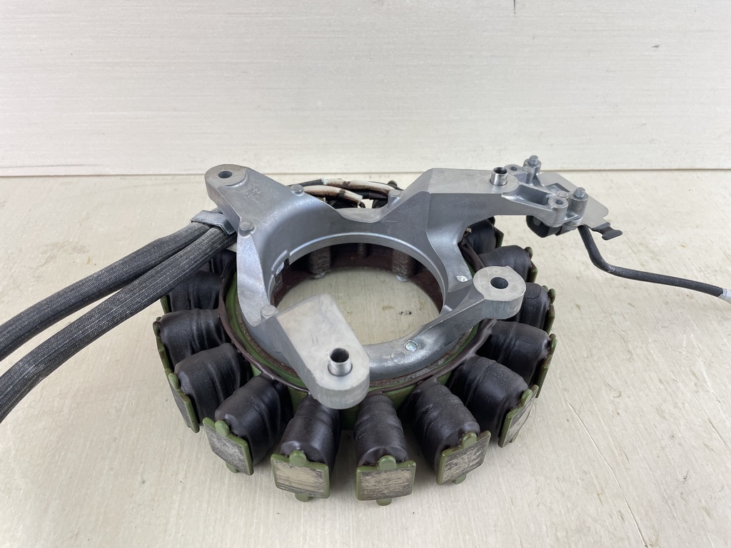 2010 - 22 Yamaha 225 250 300 HP 4.2L Stator W/ Base 6CE-81410-00-00