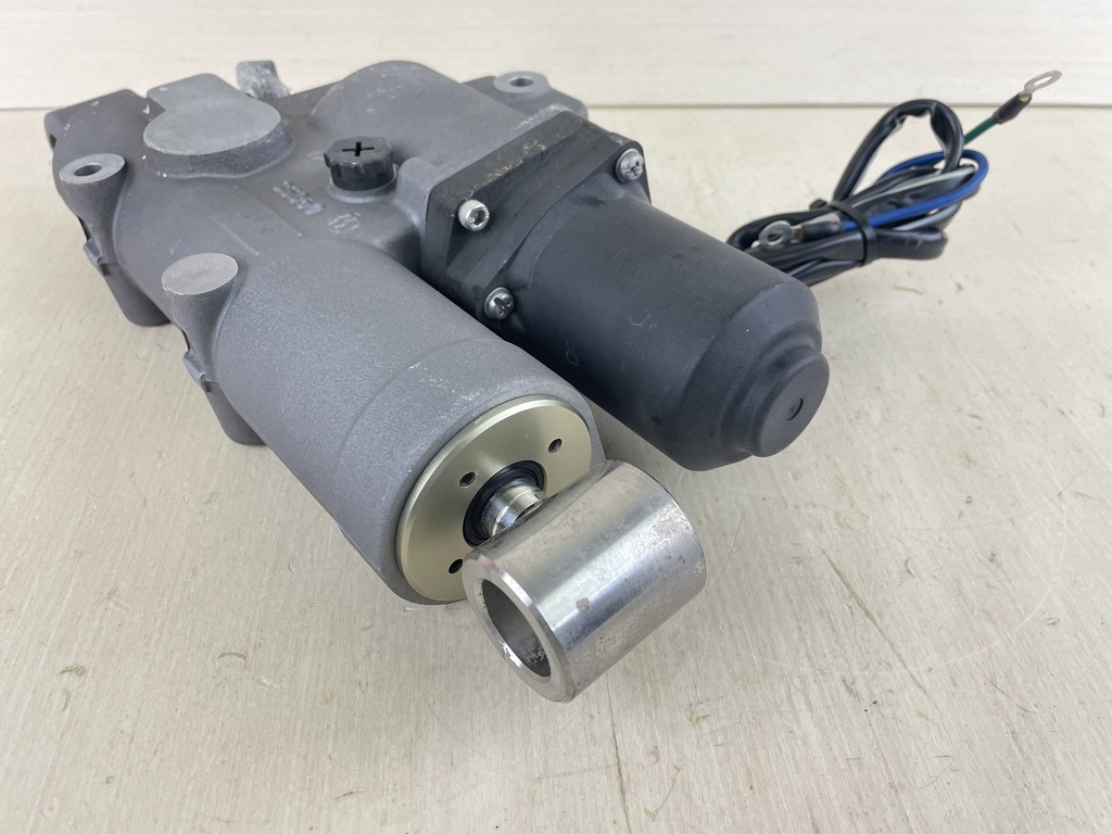 2005 + 50 60 HP Yamaha 4 Stroke Power Trim Tilt Unit Assembly 6C5-43800-01-8D 