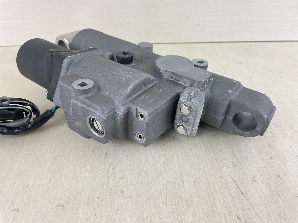 2005 + 50 60 HP Yamaha 4 Stroke Power Trim Tilt Unit Assembly 6C5-43800-01-8D 