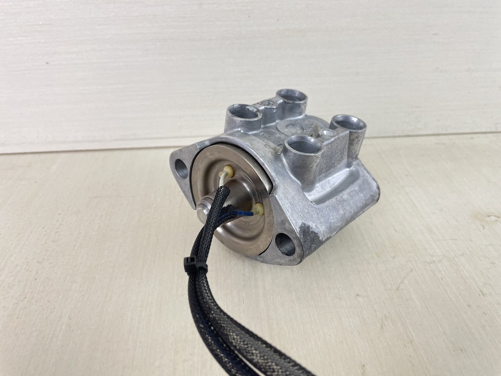 Evinrude 40 50 60 HP 2 Stroke Etec Outboard Fuel Injector Assembly 5008826