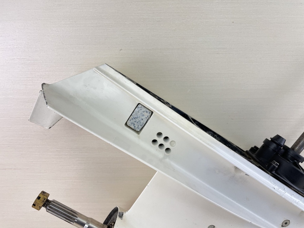 Evinrude 40 50 60 HP 2 Stroke Etec 20" Long Lower Unit Gear Case White