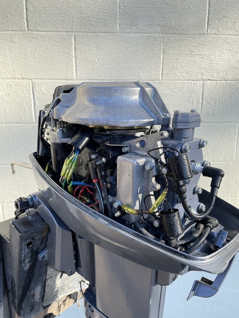 2006 Yamaha 25HP 2 Stroke Outboard Long Shaft W/ Controls