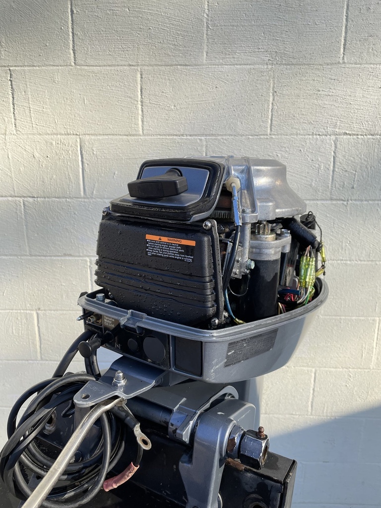 2006 Yamaha 25HP 2 Stroke Outboard Long Shaft W/ Controls