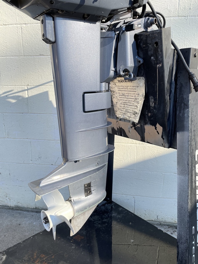 2006 Yamaha 25HP 2 Stroke Outboard Long Shaft W/ Controls