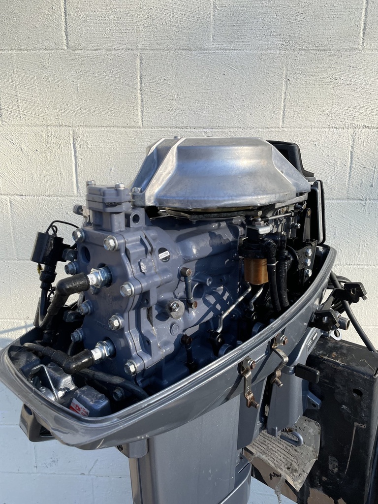 2006 Yamaha 25HP 2 Stroke Outboard Long Shaft W/ Controls