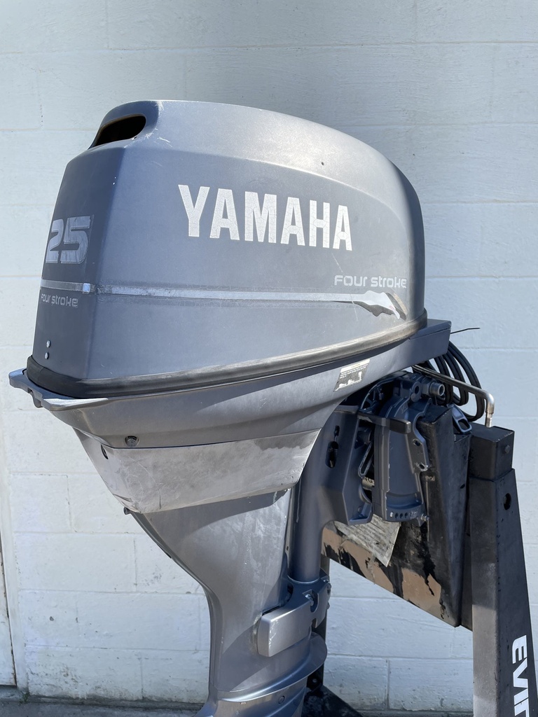 Yamaha 25HP 4 Stroke Outboard Engine W/ 20” Long Shaft - Just Serviced